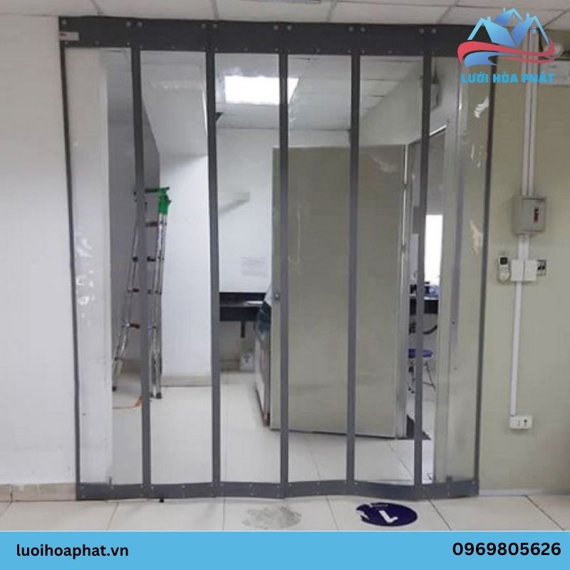 Rèm nhựa PVC nam châm từ tính