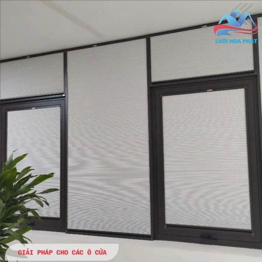 Vách tổ ong gắn cửa sổ đẹp