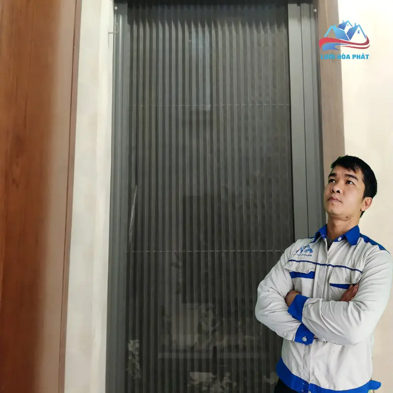Cửa lưới chống muỗi dạng xếp 2 cánh màu xingfa DX 12